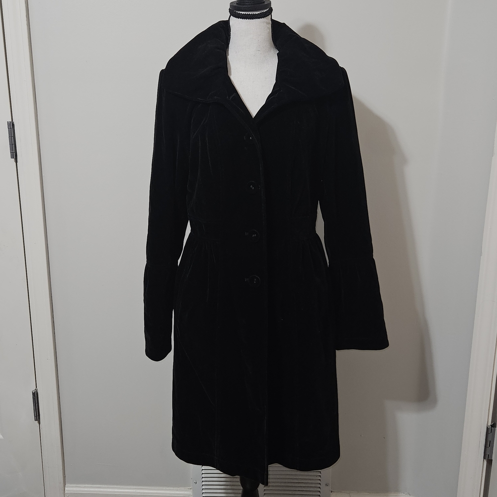 Womens Velvet Coat by Gallery with Bell Sleeves & Lined Size Medium Black Color